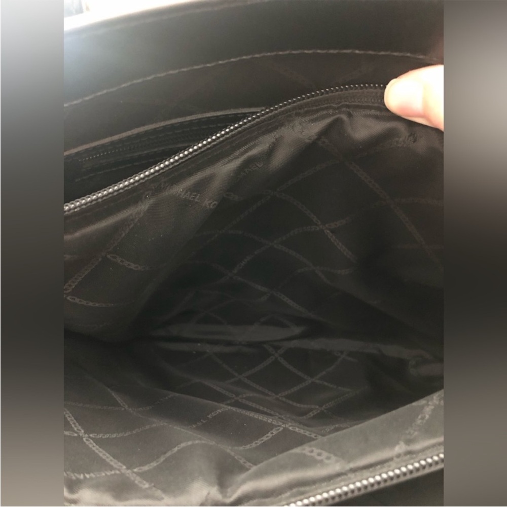 Michael Kors Signature Voyager East West Tote In Multi Black & Brown Giraffe NWT - Picture 12 of 16